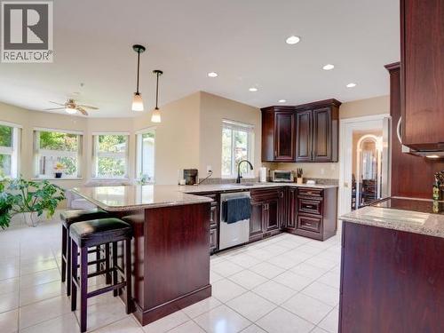 3419 Ontario Ave, Powell River, BC - Indoor Photo Showing Kitchen With Upgraded Kitchen