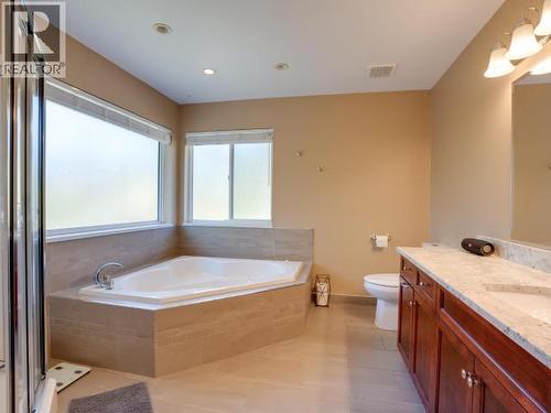3419 Ontario Ave, Powell River, BC - Indoor Photo Showing Bathroom