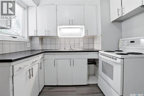 735 Wascana Street, Regina, SK - Indoor Photo Showing Kitchen
