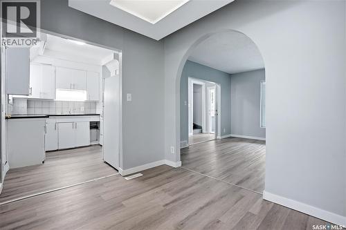 735 Wascana Street, Regina, SK - Indoor