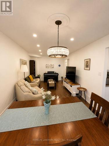 13 - 115 Avenue Road, Richmond Hill, ON - Indoor