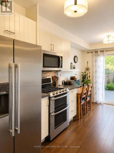 13 - 115 Avenue Road, Richmond Hill, ON - Indoor Photo Showing Kitchen