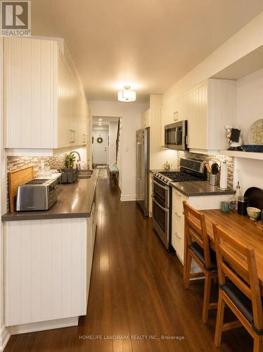 13 - 115 Avenue Road, Richmond Hill, ON - Indoor Photo Showing Kitchen