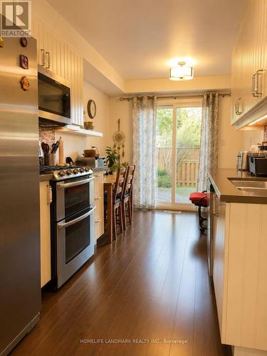 13 - 115 Avenue Road, Richmond Hill, ON - Indoor Photo Showing Kitchen