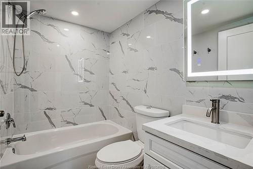 1655 Rooney Street, Windsor, ON - Indoor Photo Showing Bathroom