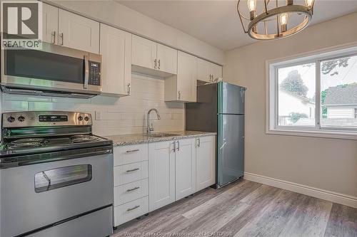 1655 Rooney Street, Windsor, ON - Indoor Photo Showing Kitchen
