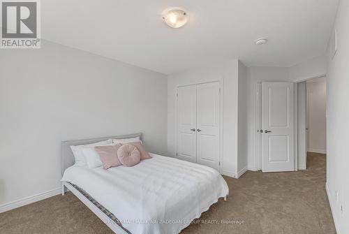 Prim Bed w/ Ensuite Bathroom - 61 Dryden Lane, Hamilton, ON - Indoor Photo Showing Bedroom