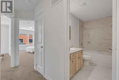 61 Dryden Lane, Hamilton, ON - Indoor Photo Showing Bathroom