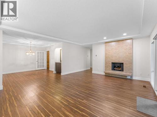 539 Sutherland Avenue Unit# 106, Kelowna, BC - Indoor With Fireplace