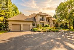 5800 QUEENSCOURT CRESCENT Ottawa, ON K4M 1K3