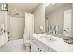 Primary Ensuite - quartz counters - 