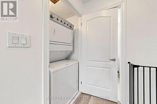 216 - 3865 Major Mackenzie Drive W, Vaughan, ON - Indoor Photo Showing Laundry Room