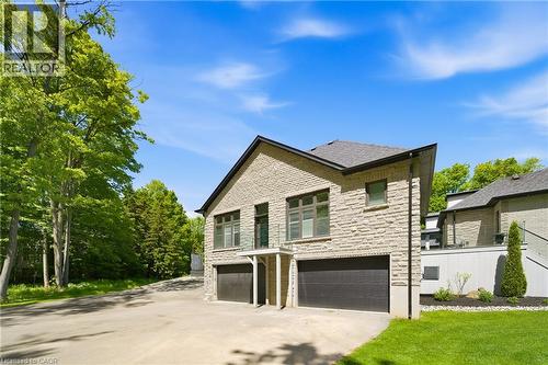 3205 Highpoint Court, Burlington, ON - Outdoor