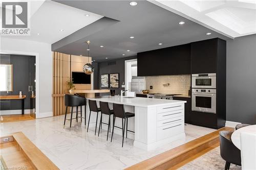 3205 Highpoint Court, Burlington, ON - Indoor Photo Showing Kitchen With Upgraded Kitchen