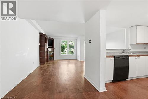 2530 Northampton Boulevard Unit# 65, Burlington, ON - Indoor Photo Showing Kitchen