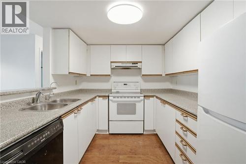 2530 Northampton Boulevard Unit# 65, Burlington, ON - Indoor Photo Showing Kitchen With Double Sink