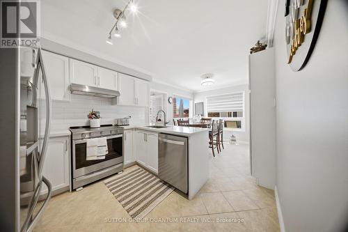 276 Lech Walesa Drive, Mississauga, ON - Indoor Photo Showing Kitchen