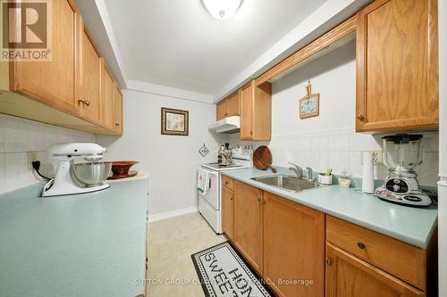 276 Lech Walesa Drive, Mississauga, ON - Indoor Photo Showing Kitchen