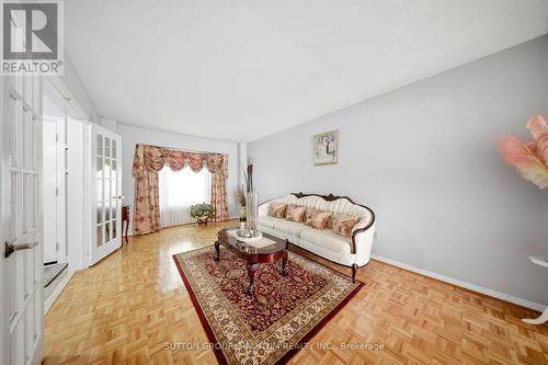 276 Lech Walesa Drive, Mississauga, ON - Indoor Photo Showing Living Room