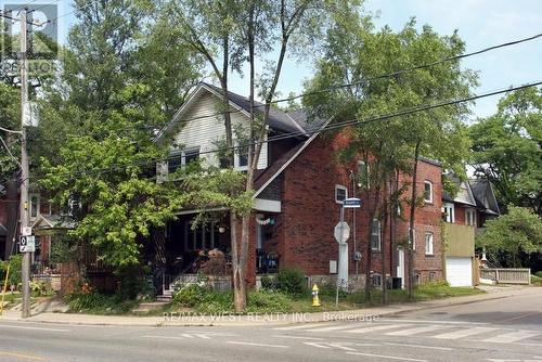 UPPER LEVEL - 420 ANNETTE STREET , Toronto, Ontario M6P 1R9 2