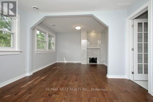 UPPER LEVEL - 420 ANNETTE STREET , Toronto, Ontario M6P 1R9 4