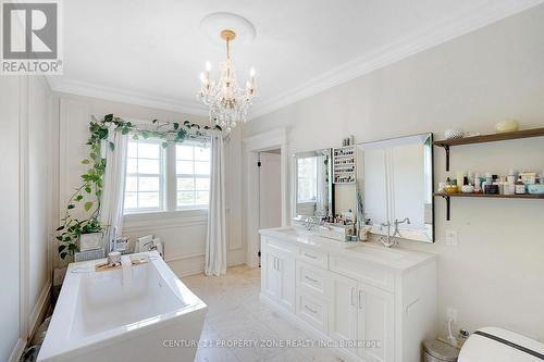 6195 Milburough Line, Burlington, ON - Indoor Photo Showing Bathroom
