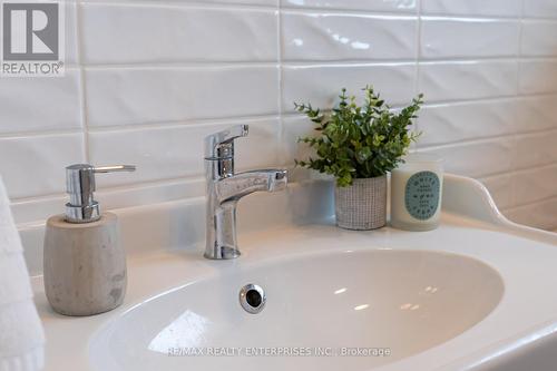 2347 Brookhurst Road, Mississauga, ON - Indoor Photo Showing Bathroom