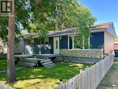 606 6Th Street W, Chaplin, SK - Outdoor