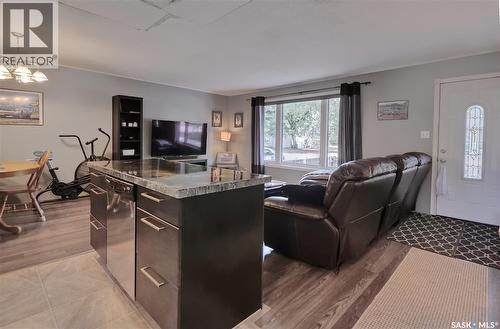 606 6Th Street W, Chaplin, SK - Indoor Photo Showing Other Room