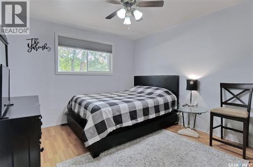 606 6Th Street W, Chaplin, SK - Indoor Photo Showing Bedroom