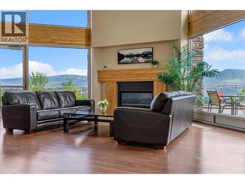 3229 Skyview Lane Unit# 306, West Kelowna, BC - Indoor Photo Showing Living Room With Fireplace