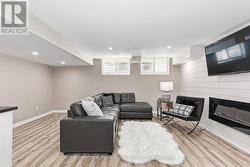 Spacious area to entertain. - 
