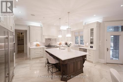 35 Normandale Crescent, Toronto, ON - Indoor Photo Showing Kitchen With Upgraded Kitchen