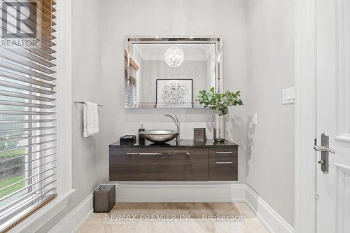 35 Normandale Crescent, Toronto, ON - Indoor Photo Showing Bathroom