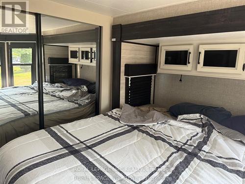 4 Dogwood Street, Otonabee-South Monaghan, ON - Indoor Photo Showing Bedroom