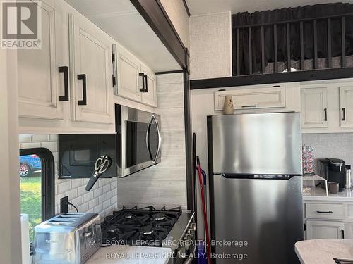 4 Dogwood Street, Otonabee-South Monaghan, ON - Indoor Photo Showing Kitchen