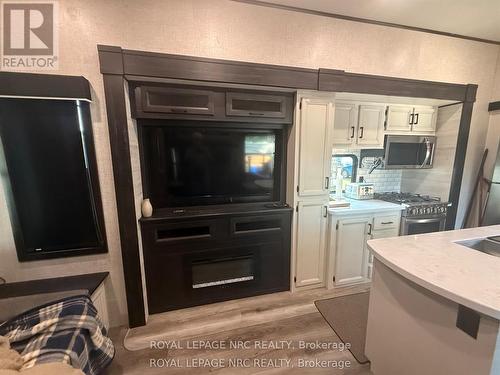 4 Dogwood Street, Otonabee-South Monaghan, ON - Indoor Photo Showing Kitchen