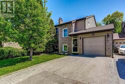 41 - 41 NEUCHATEL PLACE  Mississauga, ON L5N 6A7