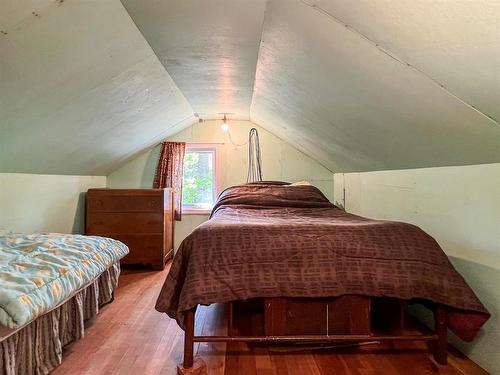 330 Oak Drive, Oak Lake Beach, MB - Indoor Photo Showing Bedroom