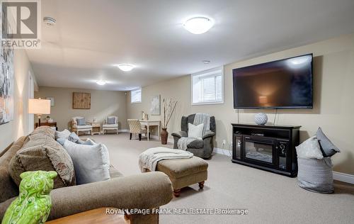 41 Cortland Way, Brighton, ON - Indoor Photo Showing Living Room