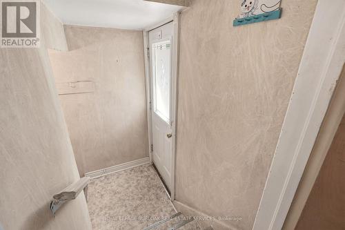 337 St. Paul Street, Burlington, ON - Indoor