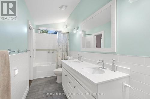 54 Frederick Street, Brampton, ON - Indoor Photo Showing Bathroom