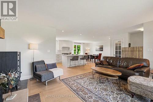 512 Edward Scott Road, North Grenville, ON - Indoor Photo Showing Living Room