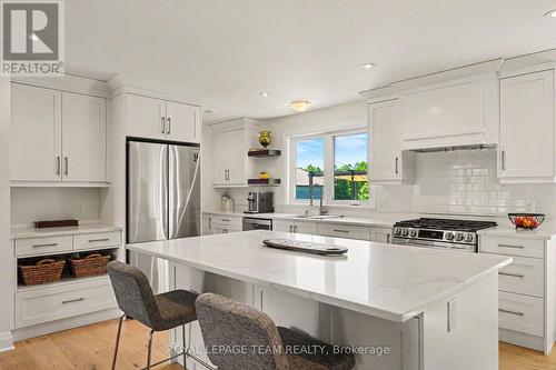 512 Edward Scott Road, North Grenville, ON - Indoor Photo Showing Kitchen With Upgraded Kitchen
