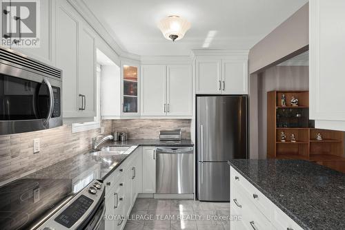 3322 Southgate Road, Ottawa, ON - Indoor Photo Showing Kitchen With Upgraded Kitchen