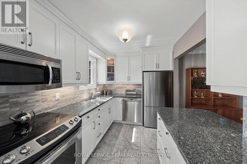 3322 Southgate Road, Ottawa, ON - Indoor Photo Showing Kitchen With Upgraded Kitchen