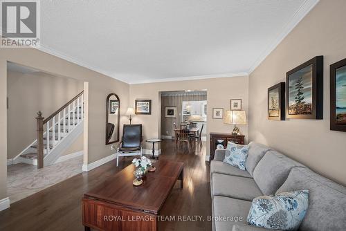 3322 Southgate Road, Ottawa, ON - Indoor Photo Showing Living Room