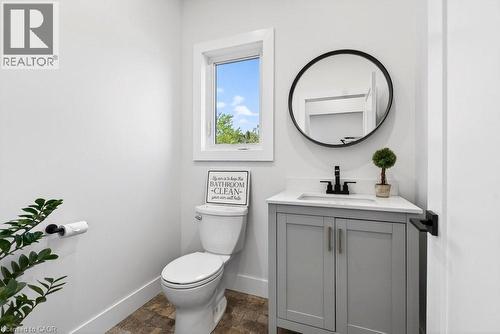 4286 Victoria Avenue, Vineland Station, ON - Indoor Photo Showing Bathroom