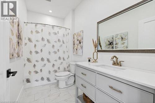 4286 Victoria Avenue, Vineland Station, ON - Indoor Photo Showing Bathroom