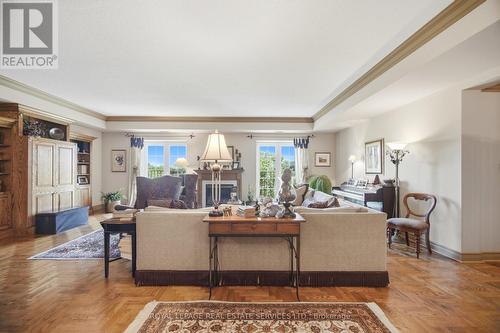 Ph403 - 30 Anglesey Boulevard, Toronto, ON - Indoor Photo Showing Living Room With Fireplace